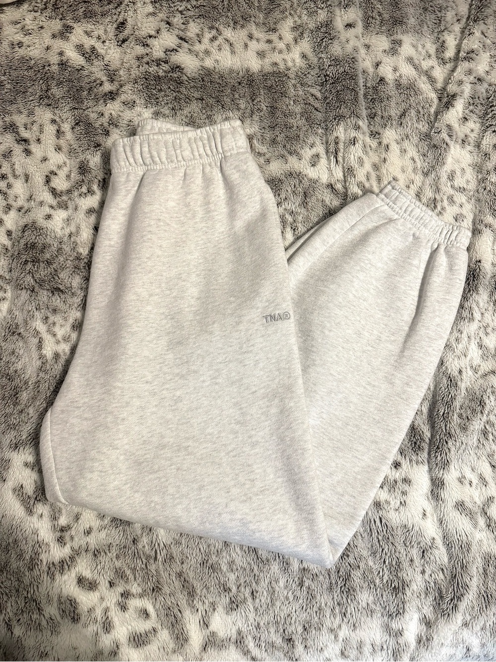 Aritzia TNA Sweatfleece Cozy Mega Fit Sweatpant Joggers